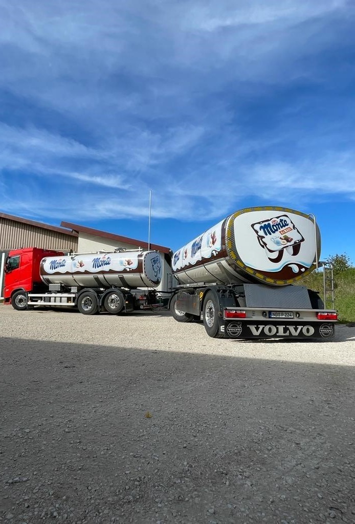 Volvo Milchsammelfahrzeug der Firma Golder Transporte